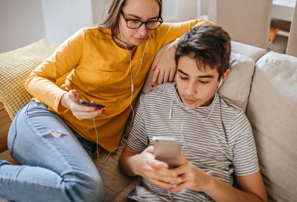 teen social media safety and privacy settings